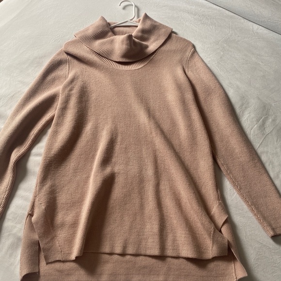 Dusty Pink turtleneck dress/sweater - Picture 4 of 10